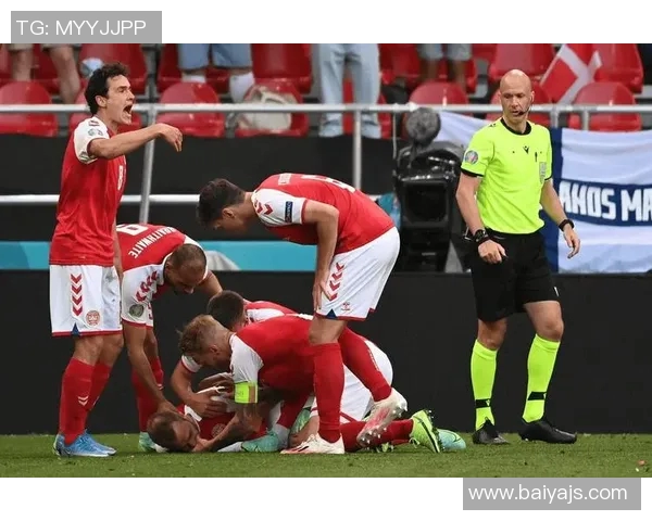 足球明星挑战英超拆卡游戏揭示球员背后的趣事与秘密